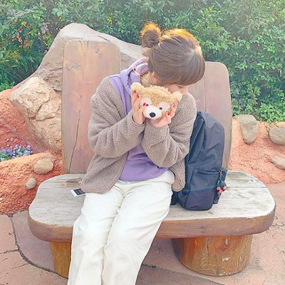 ダッフィーのパスケースを合わせたコーディネート