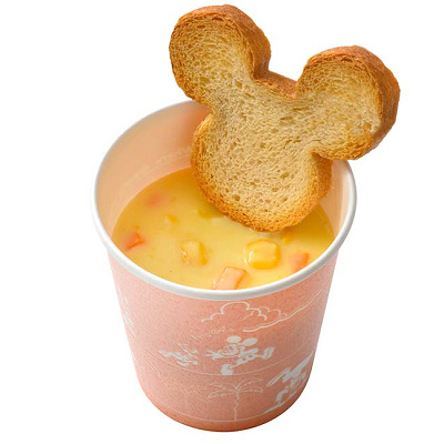 コーンチャウダー、クルトン添え