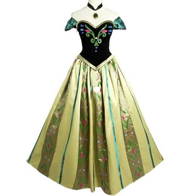 戴冠式の時のドレス