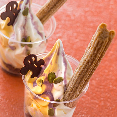 クリッターサンデー（ミッキーチュロス＆ミックスソフトクリーム）