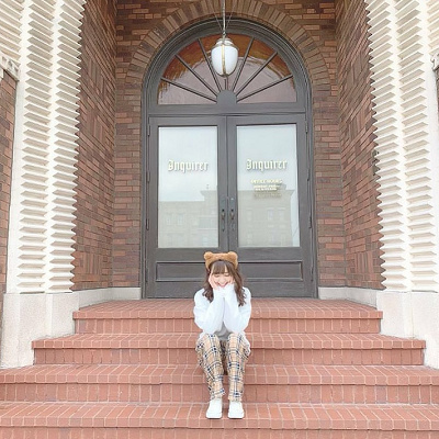 タータンチェックパンツでキュートにティムコーデ