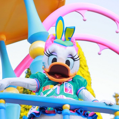 ズームレンズで撮影したでデイジー。お顔が大きく写せるのがメリットです。