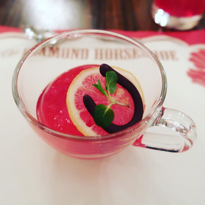 色もかわいいデザートのゼリー