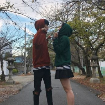 色違いパーカー