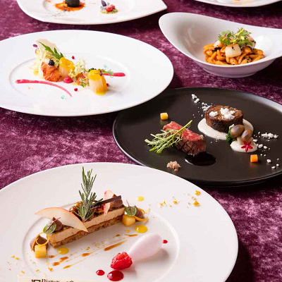 “ディズニー・クリスマス”スペシャルディナー スカーレットクリスマス　¥16,000