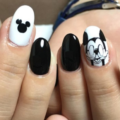 ディズニー感ナンバー1！ミッキーシルエットネイル