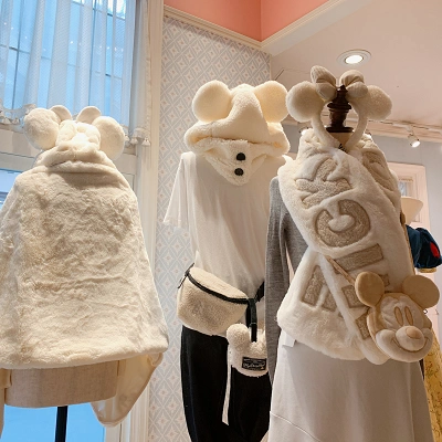 ディズニーもこもこホワイトグッズ