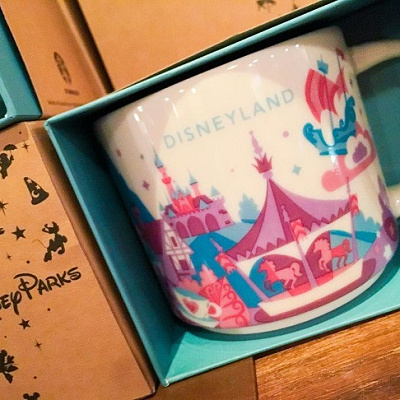 ディズニーランドの名前入りマグカップ