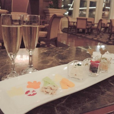 ドリーマーズ・ラウンジならアルコールも飲める