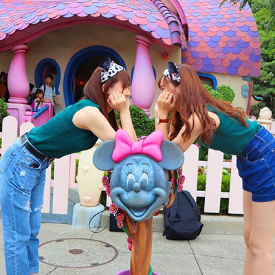 ひじつきポーズ