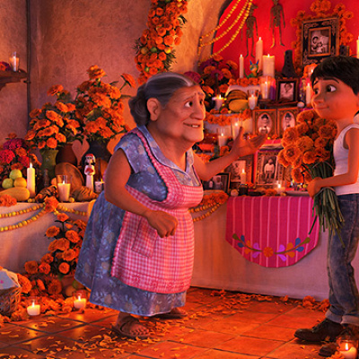 エレナ（ミゲルのおばあちゃん）