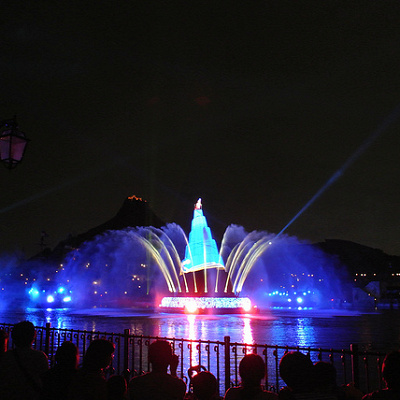 光のマジックでファンタジー世界へ…