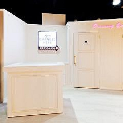 The Backstage Dressing Roomのメイク＆ドレッシングエリア入り口／USJ周辺のパウダールーム