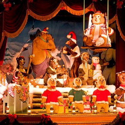 クマたちもクリスマス衣装にチェンジ