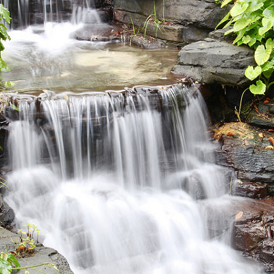 滝のマイナスイオンを感じながらchu!