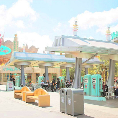 フローのV8カフェ