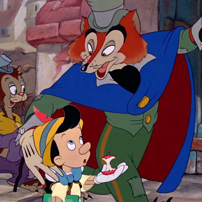 ギデオン（左端）