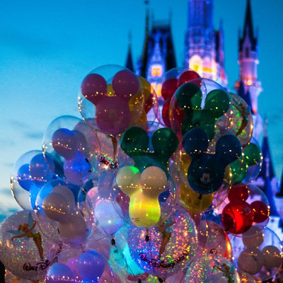 ディズニーパークスのきらびやかな風船☆