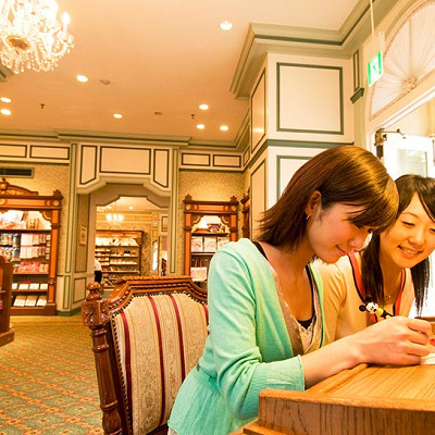 手紙を書くゲスト