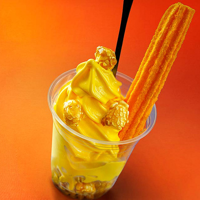 ハロウィーンサンデー（パンプキンソフトクリーム＆チュロス）