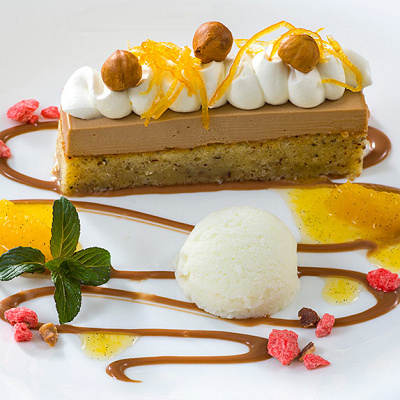 ヘーゼルナッツケーキとマスカルポーネアイス