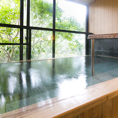 鹿の湯ホテルの「檜の湯」