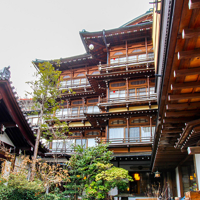 歴史の宿　金具屋