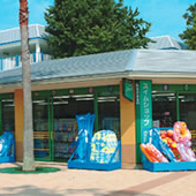 忘れ物があったらプール内にあるショップ「スイムショップ」に行ってみましょう