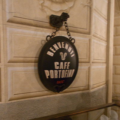 カフェ・ポルトフィール前はイチオシ！