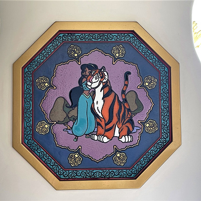 ジャスミンとラジャーの外壁