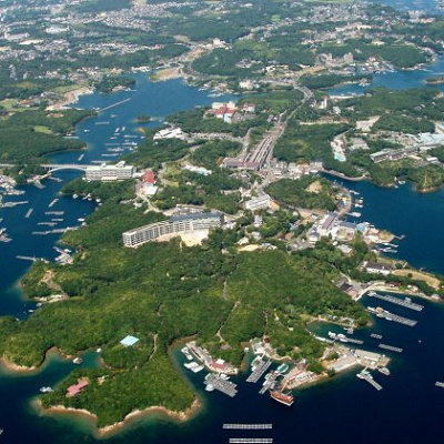 車で志摩スペイン村までアクセスすれば三重県の観光地である賢島もすぐです