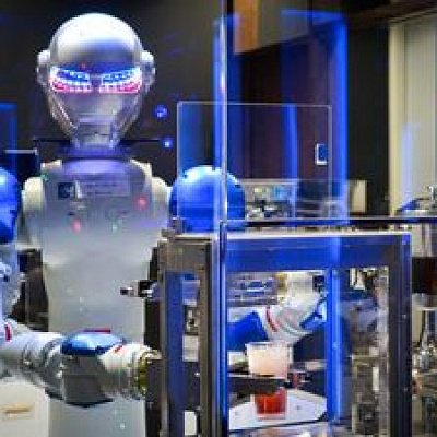 「ロボットの王国」