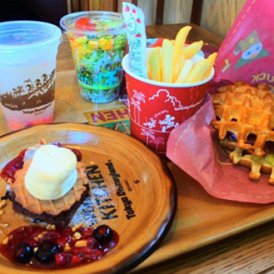 メインメニューのワッフルサンド