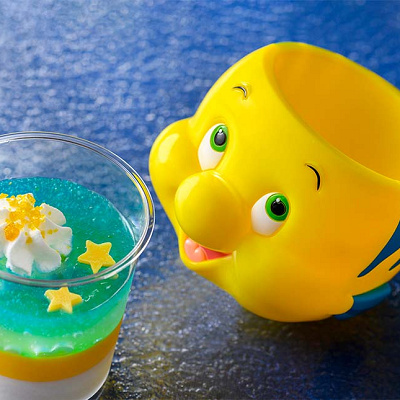 マンゴーとヨーグルトのムース、 スーベニアカップ付き