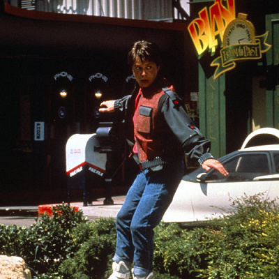 ホバー・ボードに初めて乗るマーティ