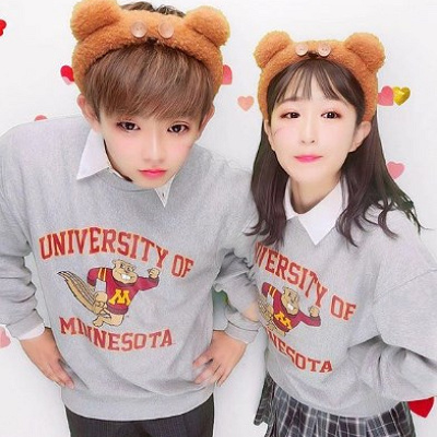 トレーナーおそろいカップルコーデ