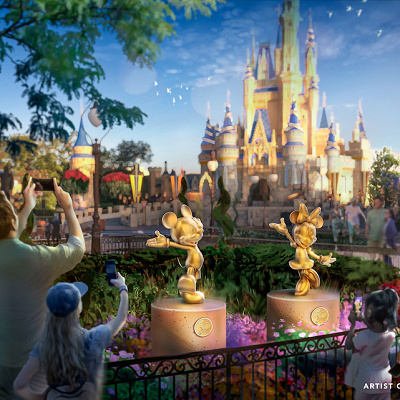 ミッキーとミニーのゴールドのモニュメント