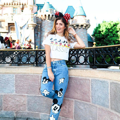 ミッキーデニムパンツコーデ