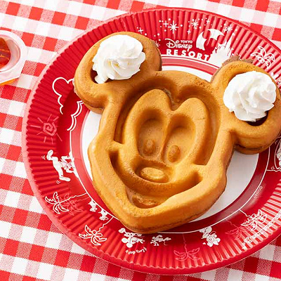 ミッキーワッフル、ホイップとメイプルソース