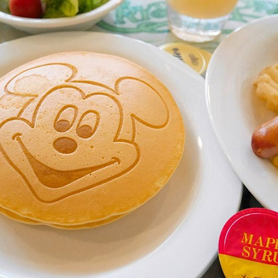 ミッキーのパンケーキがキュート♡