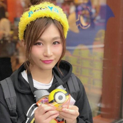 カチューシャがキュートなミニオンコーデ