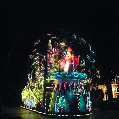 ミニーは後ろに