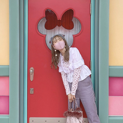 ミニーマウスのドア