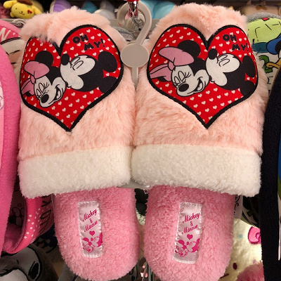 ミニーちゃんのふわふわスリッパ