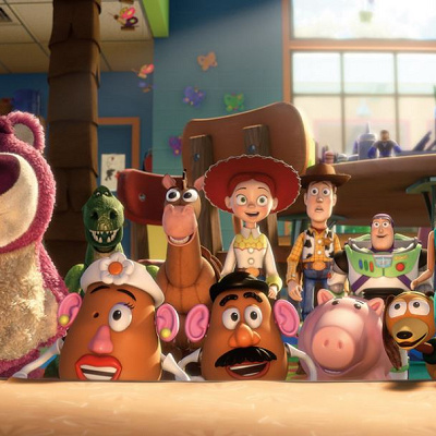 部屋に残されたミセスポテトヘッドの目