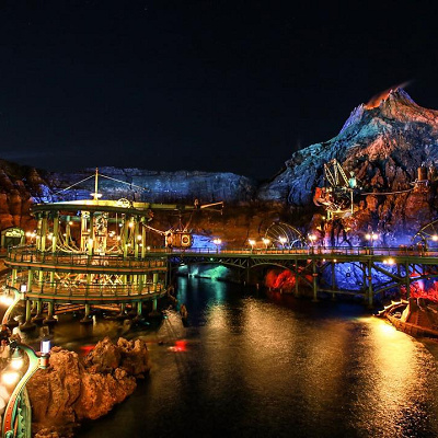 夜のミステリアスアイランド