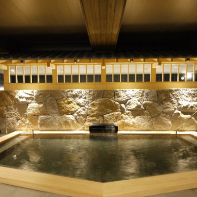ホテル内の天然温泉「華楽の湯」