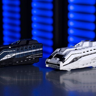 新作映画×アトラクションのスペシャルグッズが発売