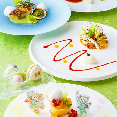 オチェーアノの「ダッフィー＆フレンズ20周年：カラフルハピネス」グルメディナーコース