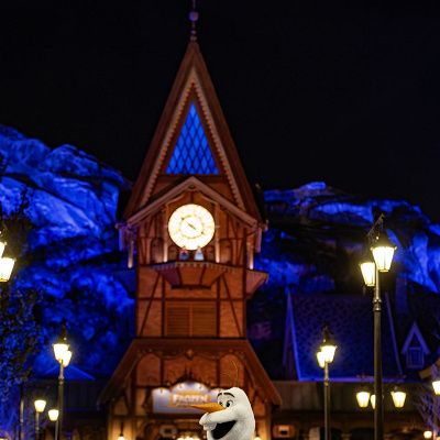 ワールド・オブ・フローズンを歩くオラフ